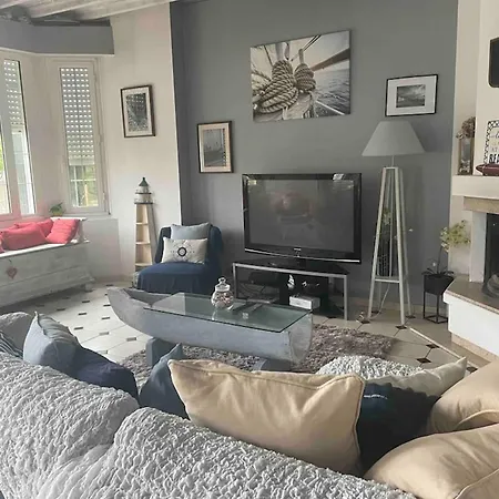 De 6 Chambres Avec Piscine Privee Et Wifi A Sur Vila *