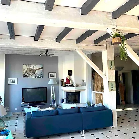 De 6 Chambres Avec Piscine Privee Et Wifi A Sur